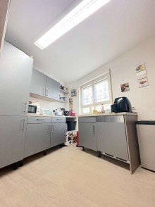 K�che Ger�umige 3Z-Erdgeschosswohnung zum Wohlf�hlen mit Terrasse und Tiefgaragenstellplatz