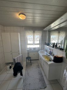  Nutzen Sie dieses solide Mehrfamilienhaus f�r langfristige Ertr�ge. Viel Potenzial! 
