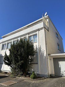 Au�enansicht Front  Nutzen Sie dieses solide Mehrfamilienhaus f�r langfristige Ertr�ge. Viel Potenzial! 
