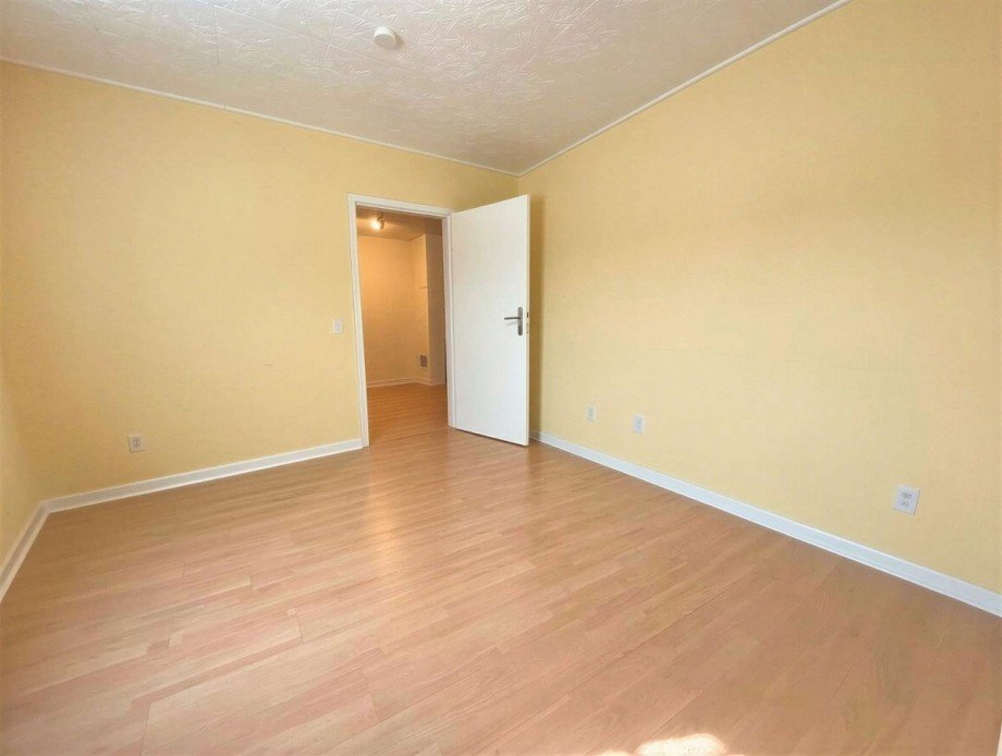 Schlafzimmer - EG - (KI generiert) Zweifamilienhaus Erbes-B�desheim