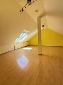 Dachspitz *Reserviert* Lichtdurchflutete Maisonette-Wohnung in attraktiver Hanglage von Bad Schwalbach