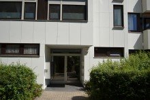 Vorplatz 2,5 Zimmer Wohnung in gepflegtem Mehrfamilienhaus + Stellplatz