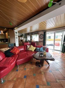Wohnzimmer Exklusives Zweifamilienhaus mit modernem Design, Einliegerwohnung und gro�z�gigem Garten