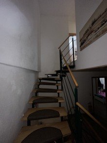 Treppenlauf Gro�z�giges Einfamilienhaus/ Mehrgenerationenhaus im Herzen von Ober Hilbersheim