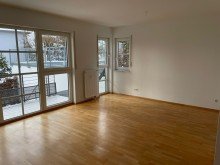 Wohnzimmer 1 Sonnige 4-Zimmer-EG-Wohnung mit Balkon und Garten in S�dost