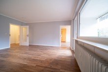 Wohnzimmer Praktisch geschnittene Eigentumswohnung mit Tiefgarage, Einbauk�che und Balkon