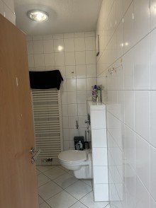 Bad 3/3 Gro�z�giges Einfamilienhaus/ Mehrgenerationenhaus im Herzen von Ober Hilbersheim