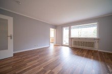 Wohnzimmer Praktisch geschnittene Eigentumswohnung mit Tiefgarage, Einbauk�che und Balkon