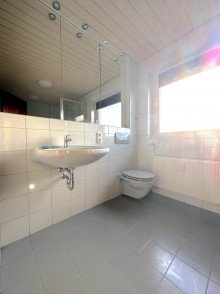 Badezimmer  Wohntraum auf zwei Etragen mit Kamin, Dachterrasse und Garage - Ihr neues Zuhause 