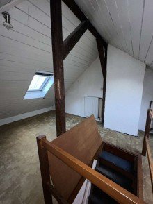  Sanierungsbed�rftiger Rohdiamant mit Skylineblick | 2ZKB + Dachgeschoss