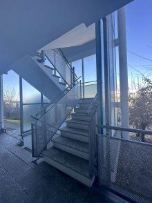 Treppenhaus Ger�umige 3Z-Erdgeschosswohnung zum Wohlf�hlen mit Terrasse und Tiefgaragenstellplatz