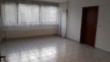 Wohnzimmer 2,5 Zimmer Wohnung in gepflegtem Mehrfamilienhaus + Stellplatz