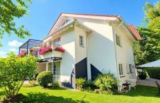 Hauptbild Stilvolle Architektenwohnung mit Galerieebene, Luxusküche & Sonnenbalkon