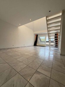 Wohnzimmer *Reserviert* Lichtdurchflutete Maisonette-Wohnung in attraktiver Hanglage von Bad Schwalbach