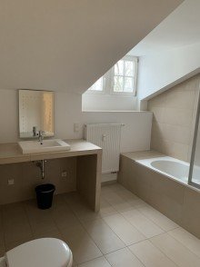 Badezimmer Helle DG Wohnung in freistehender Jugendstilvilla n�he Kurhaus