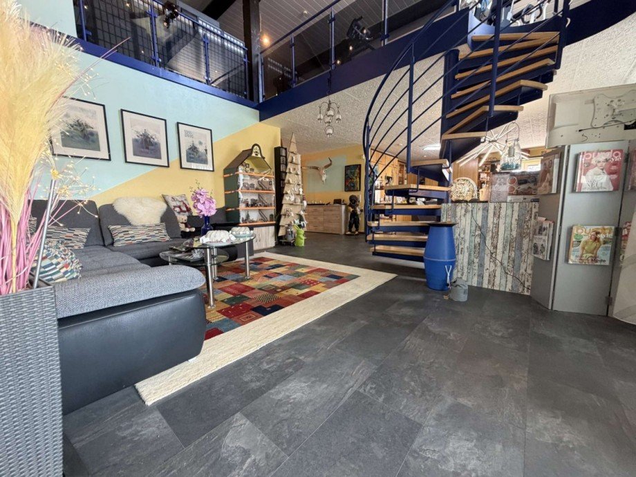 Wohnzimmer - OG Zweifamilienhaus Erbes-B�desheim