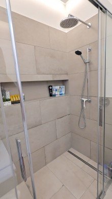 Badezimmer  Glamour�ses Leben in der City: The Flare - Luxus pur in Frankfurt! 