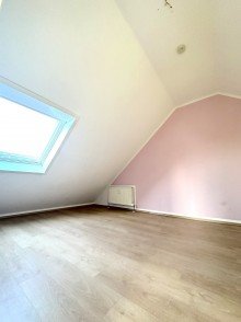 Schlafzimmer 2  Wohntraum auf zwei Etragen mit Kamin, Dachterrasse und Garage - Ihr neues Zuhause 