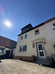 Au�enansicht  Sanierungsobjekt Doppelhaush�lfte mit Garten | Fantastischer Mainblick. 