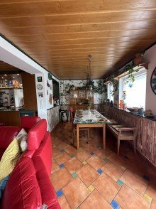Wohnzimmer Exklusives Zweifamilienhaus mit modernem Design, Einliegerwohnung und gro�z�gigem Garten