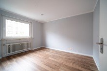 Schlafzimmer Praktisch geschnittene Eigentumswohnung mit Tiefgarage, Einbauk�che und Balkon