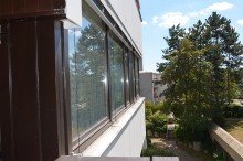 Loggia Ausblick 2,5 Zimmer Wohnung in gepflegtem Mehrfamilienhaus + Stellplatz