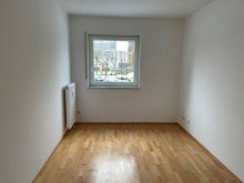 Zimmer klein 1 Sonnige 4-Zimmer-EG-Wohnung mit Balkon und Garten in S�dost