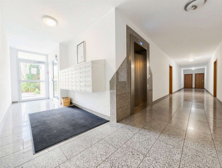 Eingangsbereich Etagenwohnung Mainz