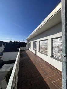 Terrasse  Nutzen Sie dieses solide Mehrfamilienhaus f�r langfristige Ertr�ge. Viel Potenzial! 