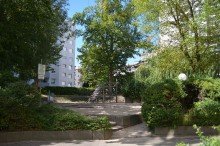 Gr�nanlage 2,5 Zimmer Wohnung in gepflegtem Mehrfamilienhaus + Stellplatz