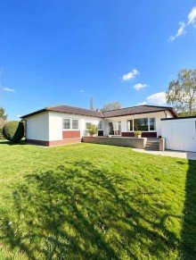 Au�enansicht Charmanter Winkelbungalow mit Stil, Gartenidylle und viel Lebensqualit�t in Hofheim-Wallau