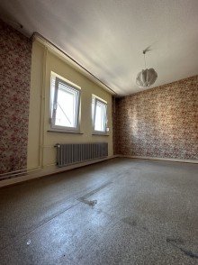 Schlafzimmer  Sanierungsobjekt Doppelhaush�lfte mit Garten | Fantastischer Mainblick. 