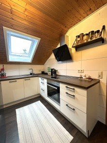 K�che 1.OG  Ihr Traumhaus mit gro�em Garten und 3 Garagen wartet auf Sie! 