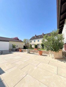 Terrasse Charmanter Winkelbungalow mit Stil, Gartenidylle und viel Lebensqualit�t in Hofheim-Wallau
