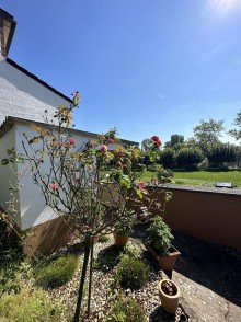 Garten  Sanierungsobjekt Doppelhaush�lfte mit Garten | Fantastischer Mainblick. 