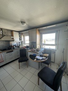   Nutzen Sie dieses solide Mehrfamilienhaus f�r langfristige Ertr�ge. Viel Potenzial! 