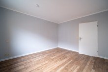Schlafzimmer Praktisch geschnittene Eigentumswohnung mit Tiefgarage, Einbauk�che und Balkon