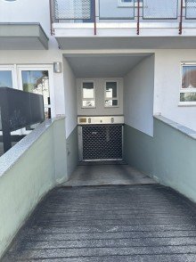 Tiefgarage Gepflegte 3-Zimmer Wohnung mit Einbauk�che, Balkon und Tiefgaragenstellplatz