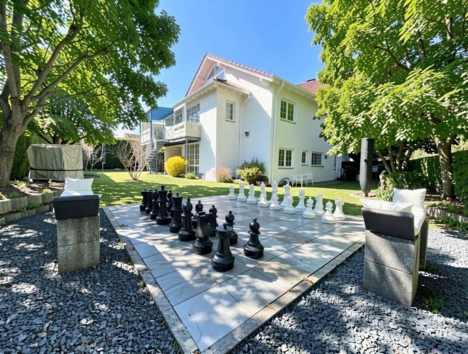 Garten Zweifamilienhaus Erbes-B�desheim