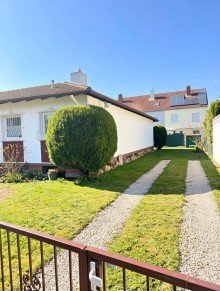 Au�enansicht Charmanter Winkelbungalow mit Stil, Gartenidylle und viel Lebensqualit�t in Hofheim-Wallau